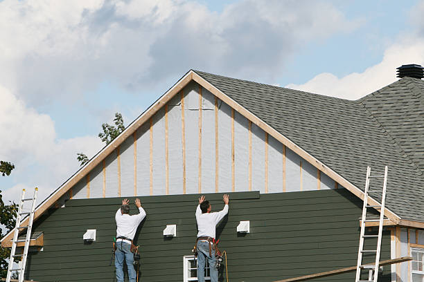 Professional Siding Installation technician working in Monkton, MD